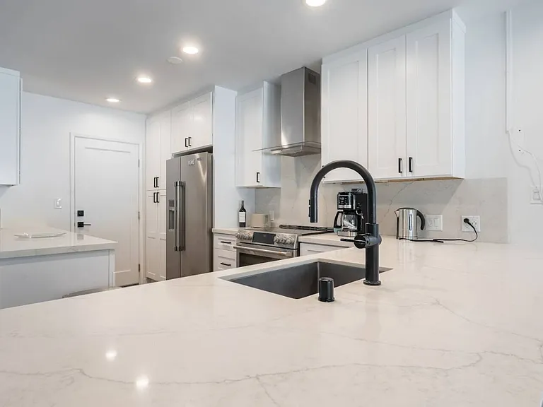 6831 Wexford Pl — Photo 9