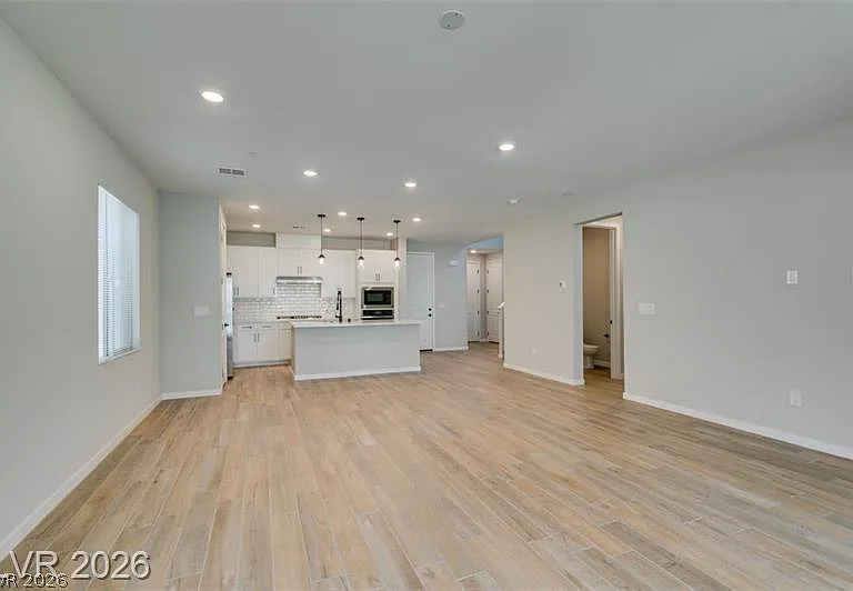 109 Medianoche St — Photo 18