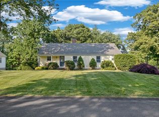 52 Farmview Dr, Cumberland, RI 02864
