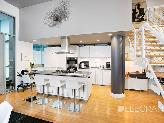 3rd image of 415 Greenwich St