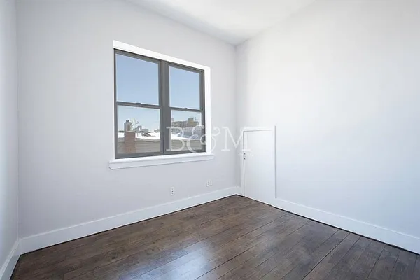 Sold by Brick&Mortar | media 14