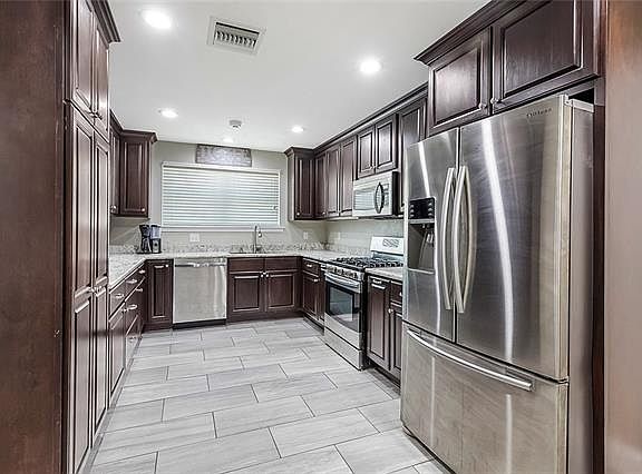2nd image of 411 Carrollton Ave