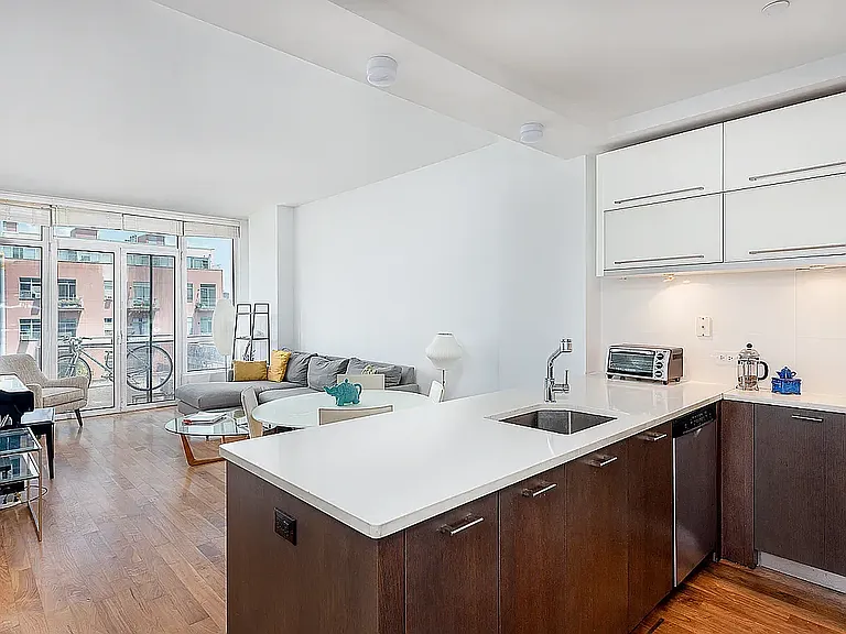 214 N 11th St #5C — Photo 3