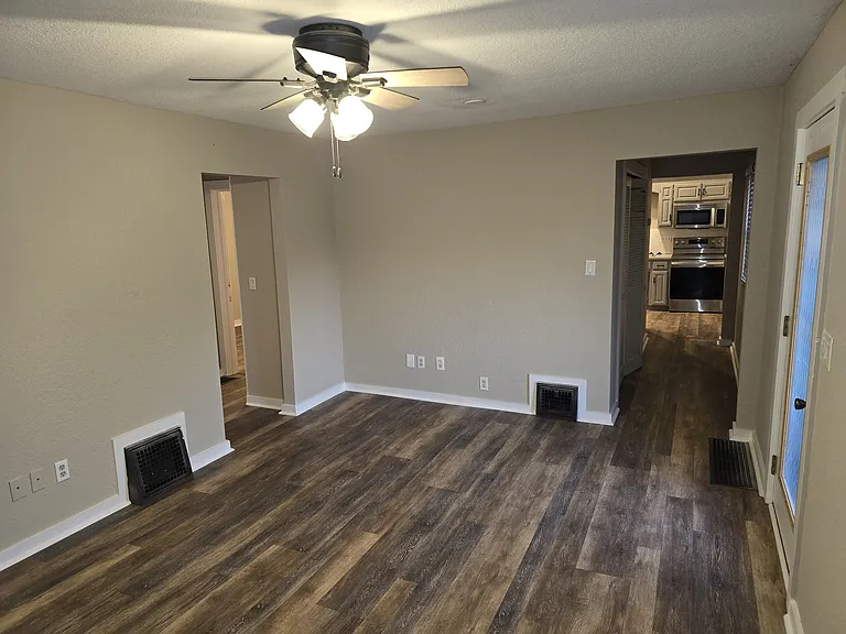 929 E Blue Ridge Blvd — Photo 26
