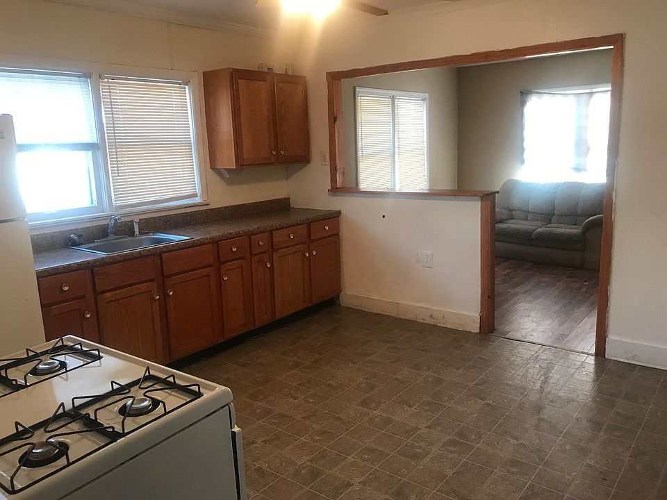 2nd image of 300 Arnold Ave APT 1