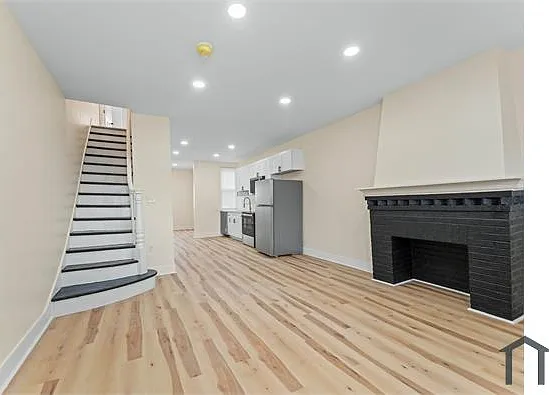 3 bed, $1,700 — Photo 2