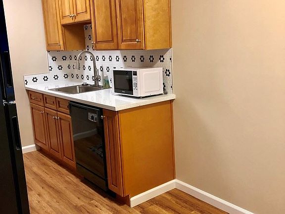 2nd image of 2415 T St APT 05
