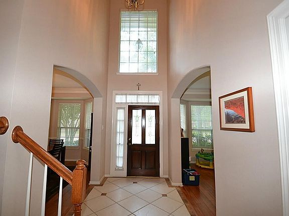 2nd image of 1703 Garden Terrace Dr