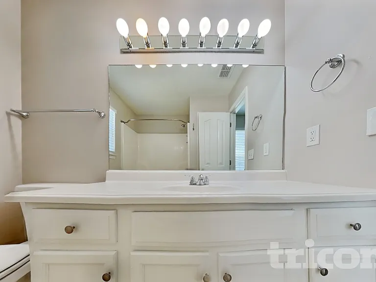 1258 Tiree Dr — Photo 8