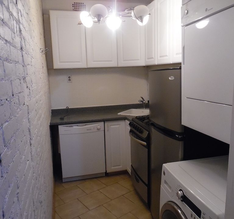 1st image of 130 W 71st St APT 9