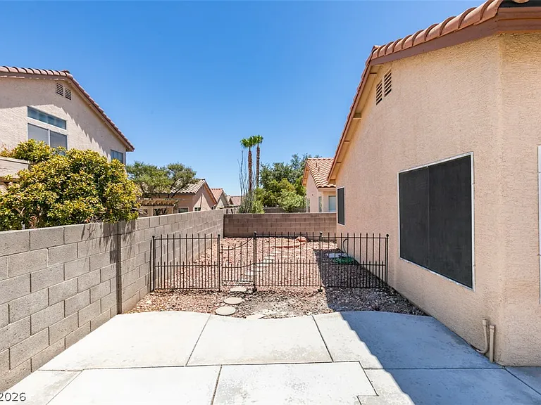 8168 W Gilmore Ave — Photo 37