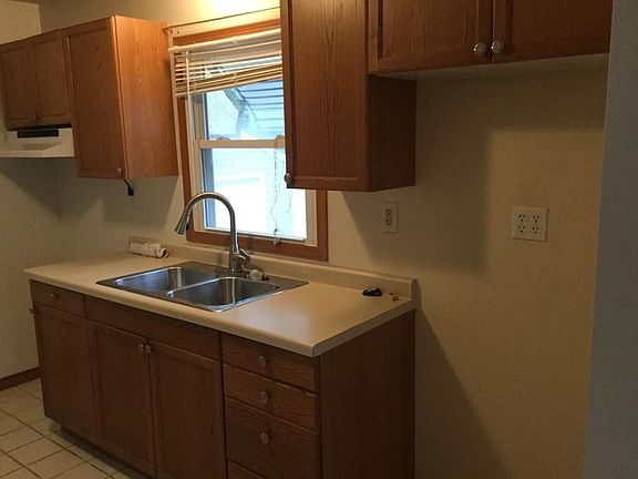 5th image of 802 W Bartlett Ct