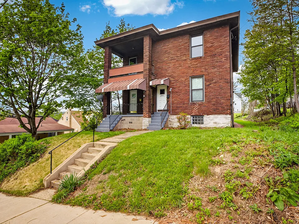 Right white door is private entry to your 2nd fl unit.