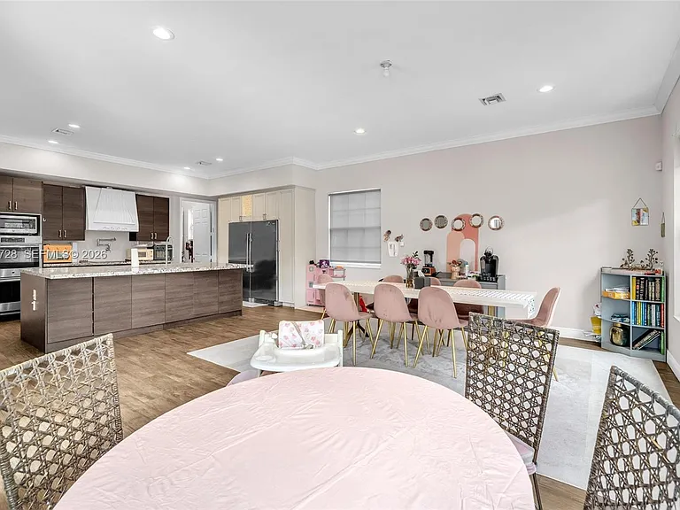 3545 Forest View Cir — Photo 15