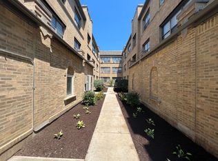 Curtiss, Downers Grove, IL 60515