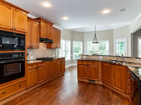 3rd image of 282 River Laurel Way