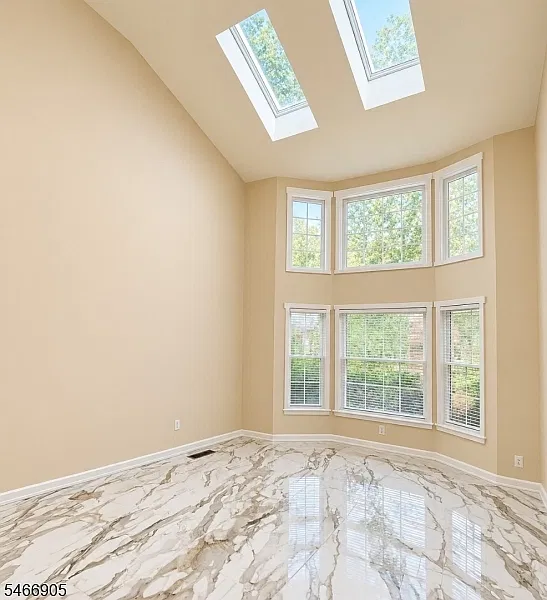 2 bed, 2.5 bath, 1836 sqft, $3,600 — Photo 3