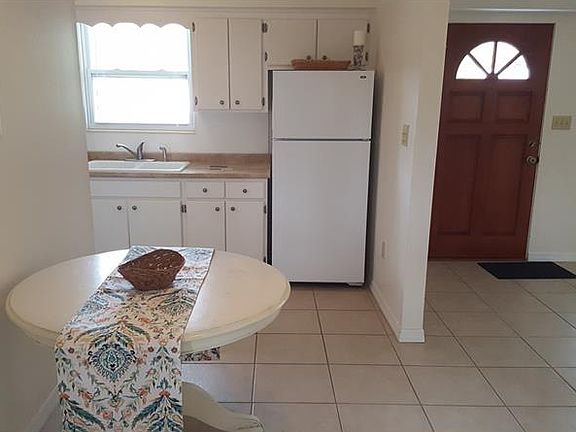 5th image of 4240 Hymount Ave