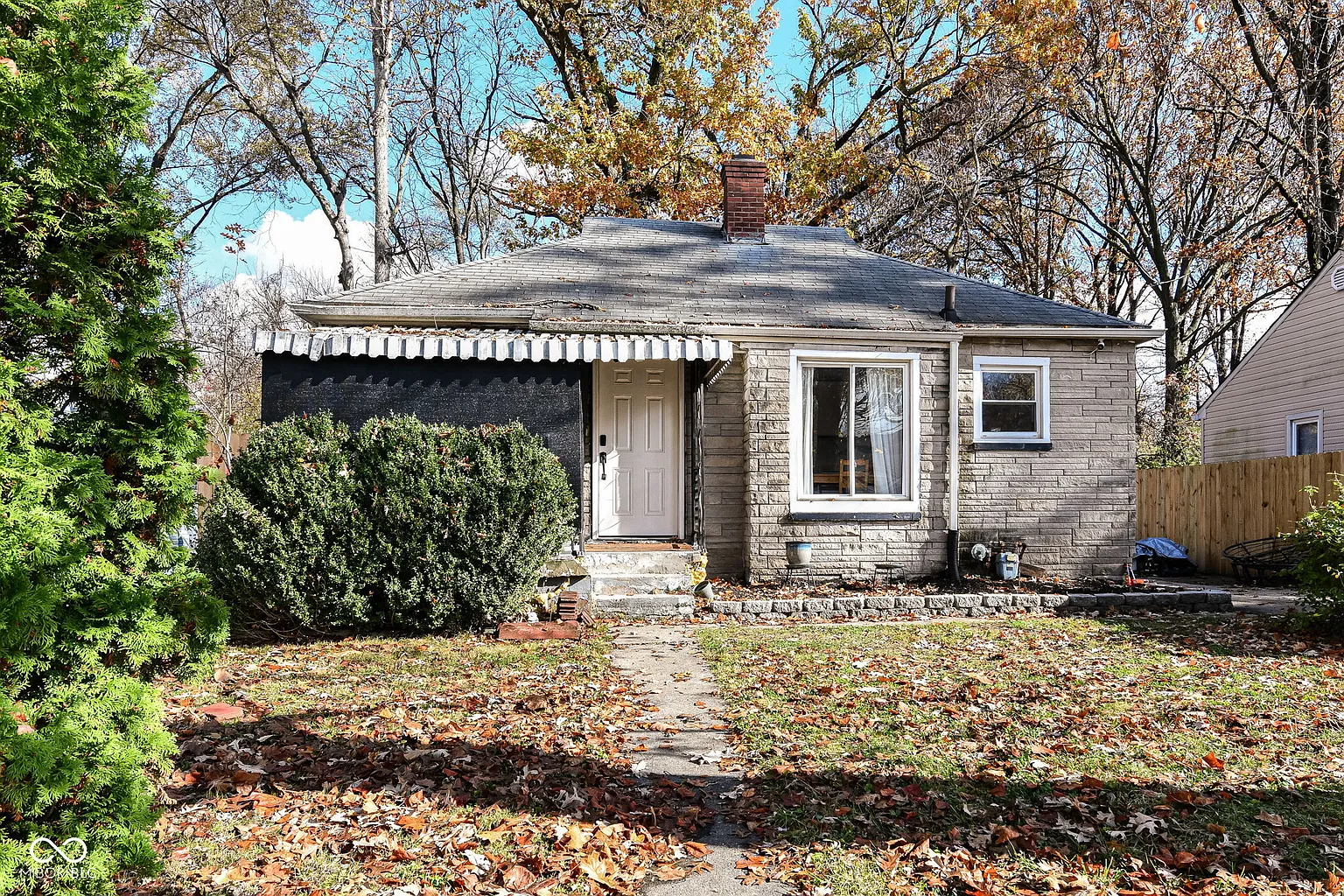 3035 Eastern Ave photo 1