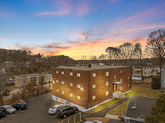 2nd image of 141 Commercial St APT 9