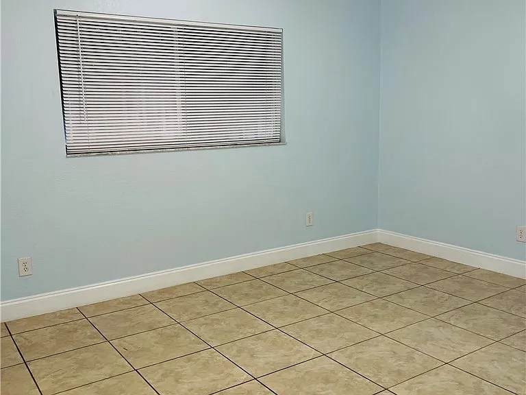 1406 SE 2nd Pl #1 — Photo 12