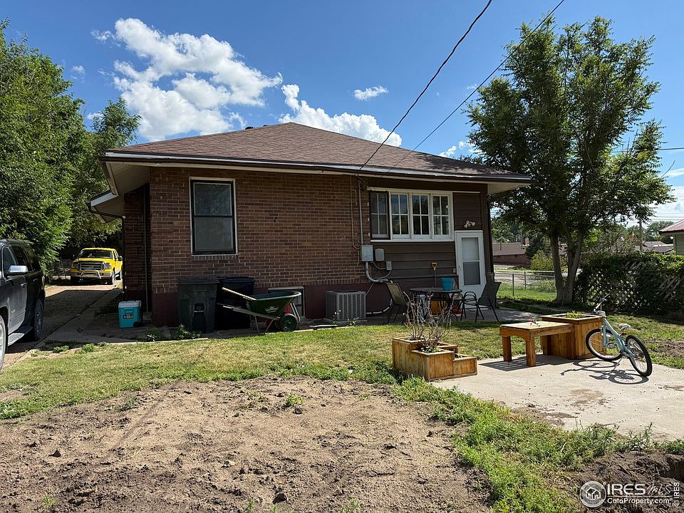 2nd image of 425 E 3rd St