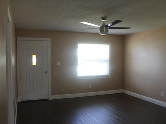 3rd image of 437 Montana Ave