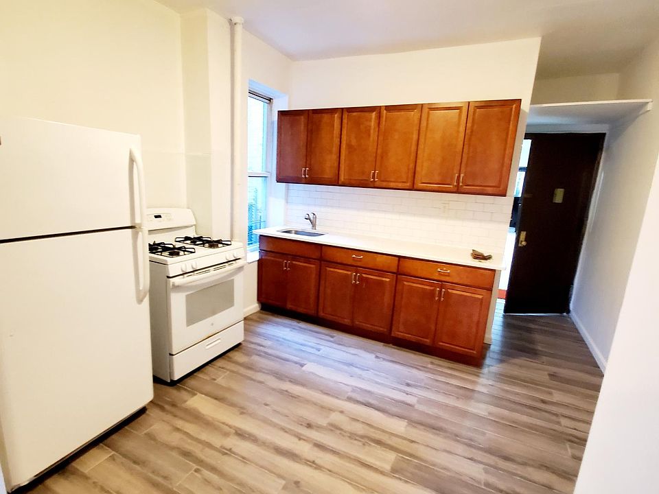 1st image of 151 Bay 26th St Floor 1