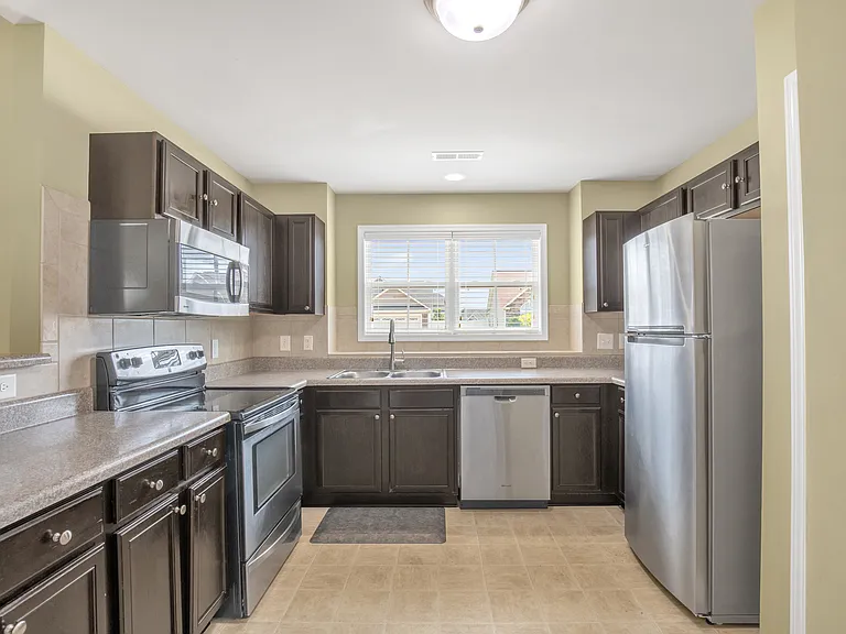 160 Collinwood Dr — Photo 20