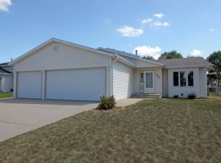 3001 Stonewall Dr, Bismarck, ND 58503
