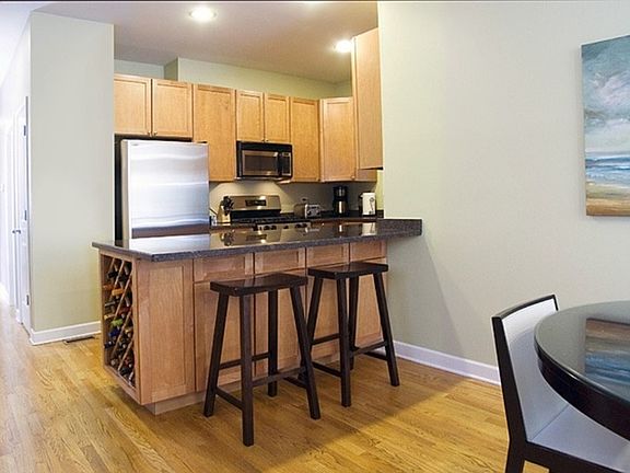 3rd image of 1534 N Bosworth Ave APT 1