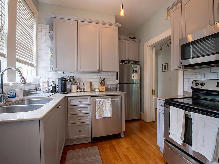 155 3rd St NE #10 — Photo 15