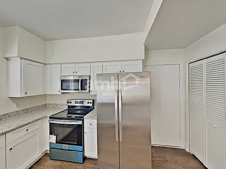 1345 N Brittany Ln — Photo 3