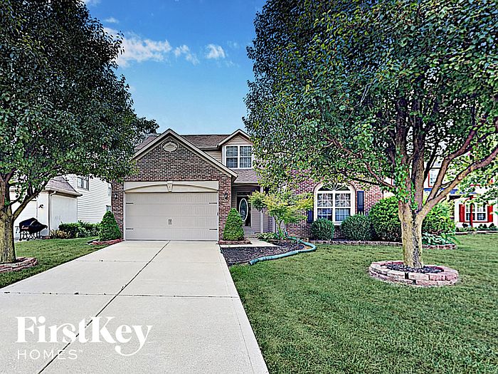 1st image of 9917 Fountain Cove Ln