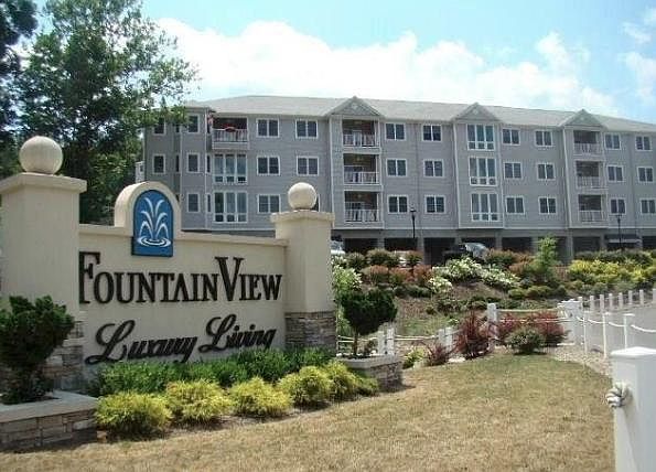 1st image of 427 Fountain Vw