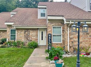 5635 Maple Ln, Newburgh, IN 47630