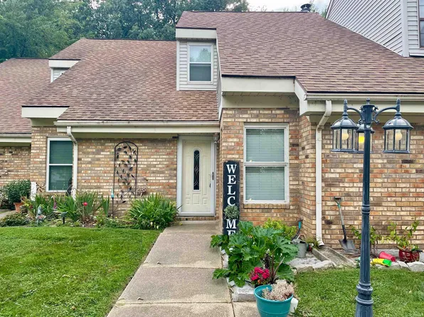 5635 Maple Ln, Newburgh, IN 47630