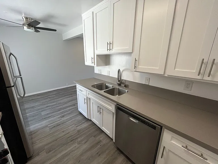 12323 Texas Ave — Photo 12
