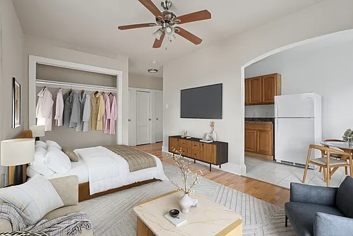 Kings Manor Apartments Photo 1