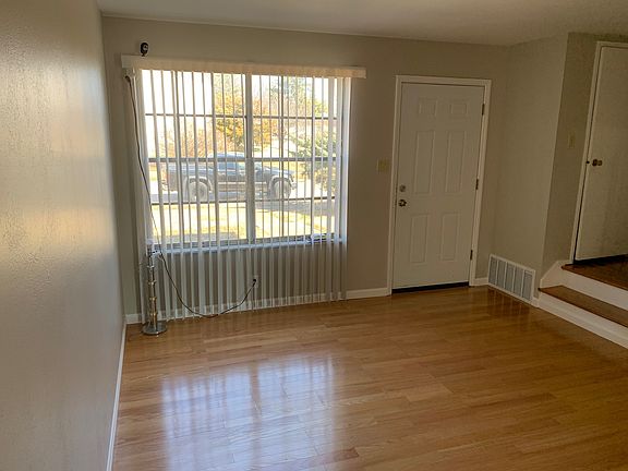 5th image of 440 Burcke Dr
