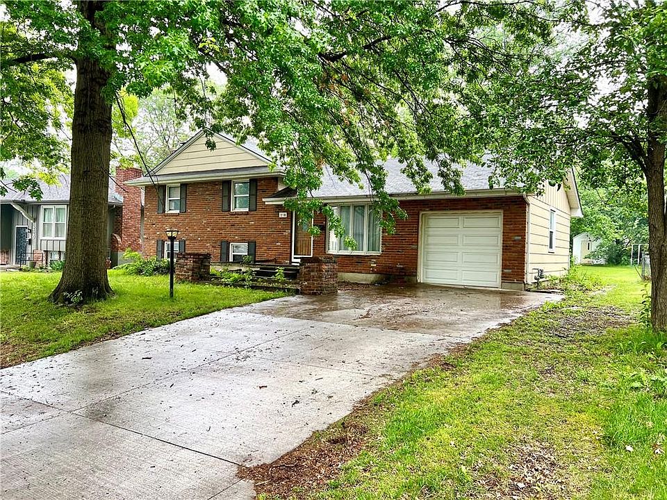 218 SW Craigmont Dr, Lees Summit, MO 64081 MLS 2435442 Zillow