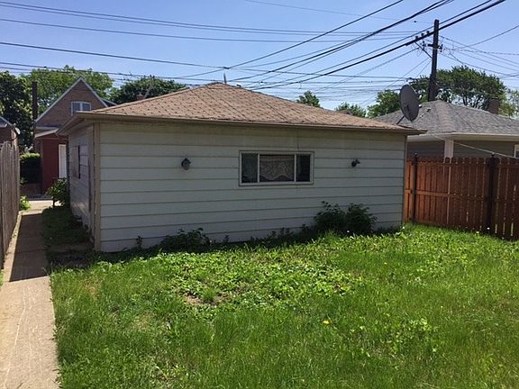 3rd image of 5935 S Kedvale Ave