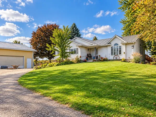 N1383 County Road G, Reeseville, WI 53579