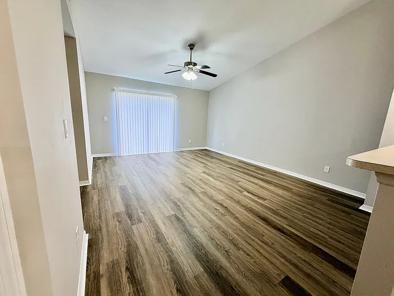 348 Bell Blvd S — Photo 13