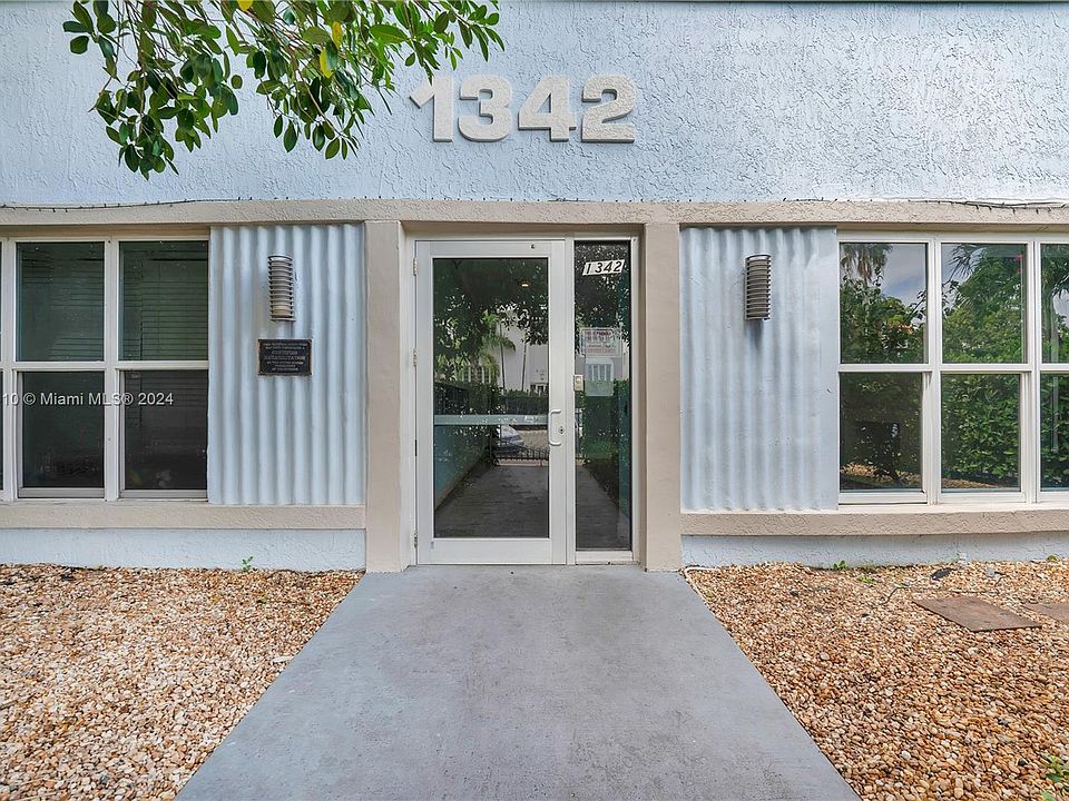 1st image of 1342 Drexel Ave APT 203
