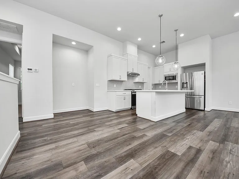 9577 Neuens Rd #B — Photo 14