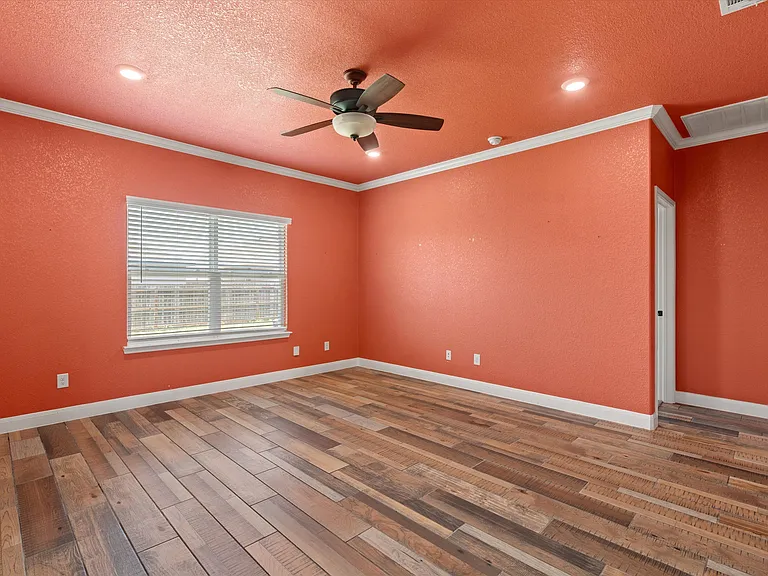 1602 Flatland Trl — Photo 4