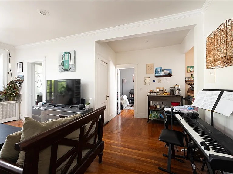 14 Melvin Ave #10 — Photo 2