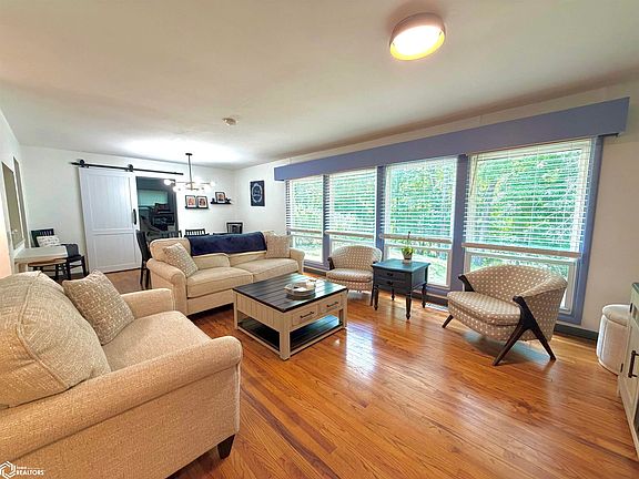 4th image of 2905 Moody Ln