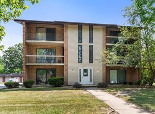 9837 Treetop Dr APT 1W, Orland Park, IL 60462